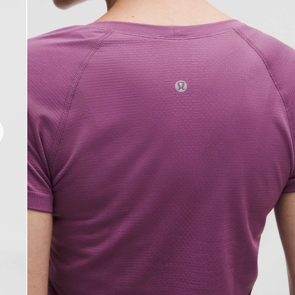 lululemon Swiftly Tech Short-Sleeve Shirt 2.0 Hip Length - Picture 2 of 11